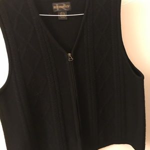 Requirements women’s sleeveless zip up vest large